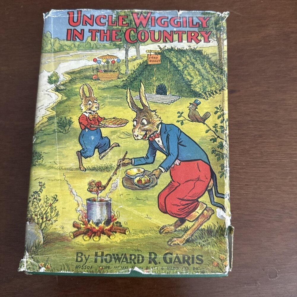 Vintage 1940 Uncle Wiggily in the Country book by Howard R. Garis.